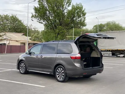 Toyota Sienna 2018 года за 15 700 000 тг. в Алматы – фото 14