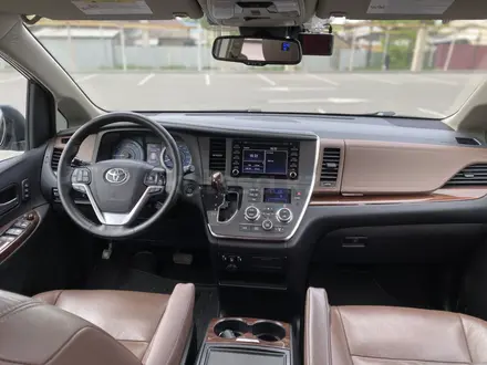 Toyota Sienna 2018 года за 15 700 000 тг. в Алматы – фото 22