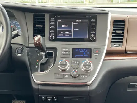 Toyota Sienna 2018 года за 15 700 000 тг. в Алматы – фото 21