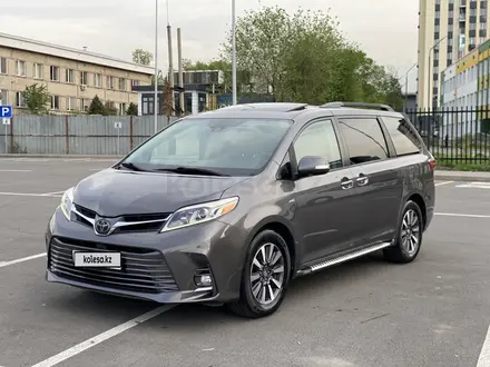 Toyota Sienna 2018 года за 15 700 000 тг. в Алматы – фото 6