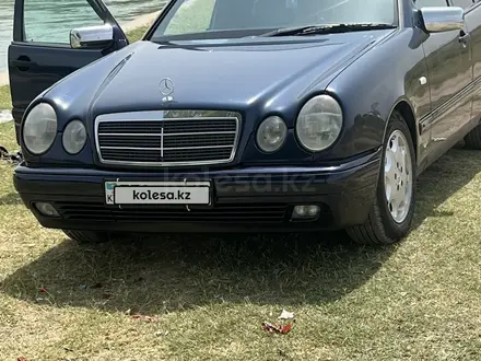 Mercedes-Benz E 200 1997 года за 1 900 000 тг. в Шымкент