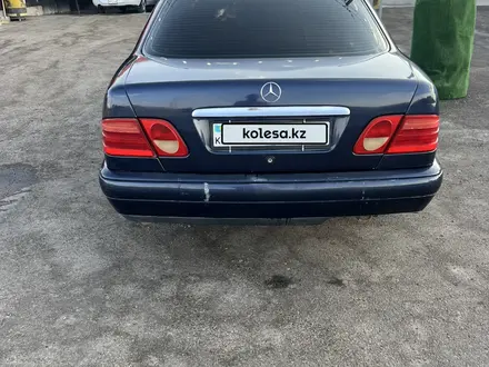 Mercedes-Benz E 200 1997 года за 1 900 000 тг. в Шымкент – фото 3