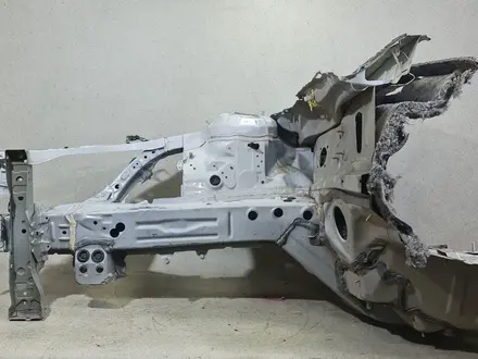 Ланжирон с передней стойкой (правый) на Camry 70 за 450 000 тг. в Атырау