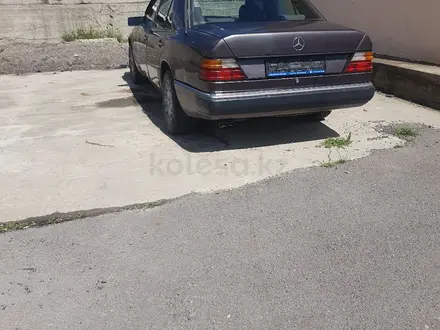 Mercedes-Benz E 260 1992 года за 1 000 000 тг. в Шымкент – фото 2