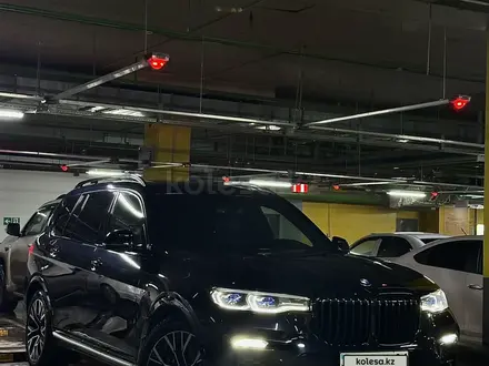 BMW X7 2020 года за 48 000 000 тг. в Астана – фото 2