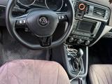 Volkswagen Jetta 2017 года за 7 000 000 тг. в Атырау – фото 4