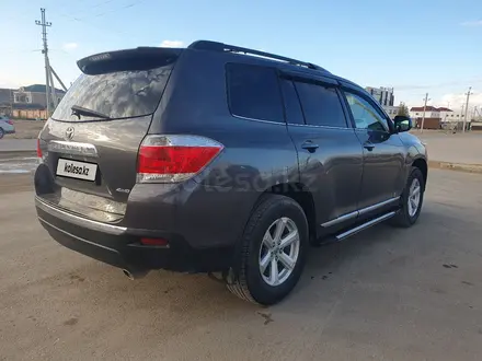 Toyota Highlander 2013 года за 13 000 000 тг. в Актау – фото 5