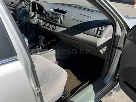 Toyota Camry 2004 года за 4 400 000 тг. в Алматы – фото 2