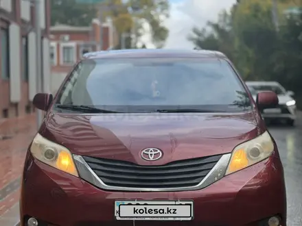 Toyota Sienna 2012 года за 8 600 000 тг. в Уральск – фото 12
