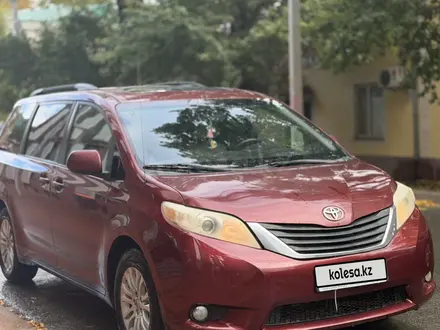 Toyota Sienna 2012 года за 8 600 000 тг. в Уральск – фото 2