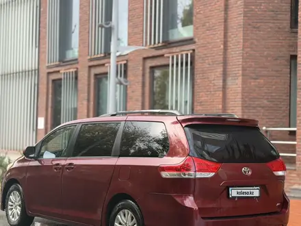 Toyota Sienna 2012 года за 8 600 000 тг. в Уральск – фото 7