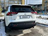 Toyota RAV4 2021 годаfor17 349 646 тг. в Шымкент – фото 3