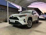 Toyota RAV4 2021 годаfor17 349 646 тг. в Шымкент – фото 4