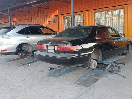 Toyota Camry 2001 года за 3 200 000 тг. в Тараз – фото 2