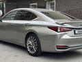 Lexus ES 300h 2021 года за 23 000 000 тг. в Алматы – фото 4