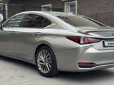 Lexus ES 300h 2021 годаүшін23 000 000 тг. в Алматы – фото 4