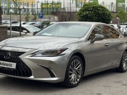 Lexus ES 300h 2021 года за 23 000 000 тг. в Алматы – фото 3