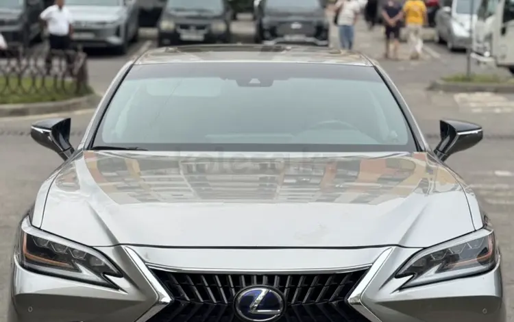 Lexus ES 300h 2021 года за 23 000 000 тг. в Алматы