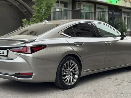Lexus ES 300h 2021 года за 23 000 000 тг. в Алматы – фото 5