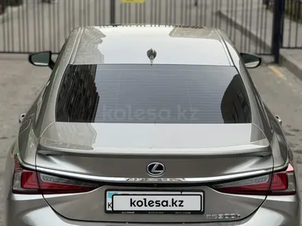 Lexus ES 300h 2021 года за 23 000 000 тг. в Алматы – фото 6