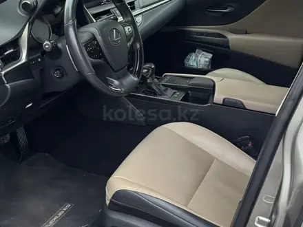 Lexus ES 300h 2021 года за 23 000 000 тг. в Алматы – фото 8