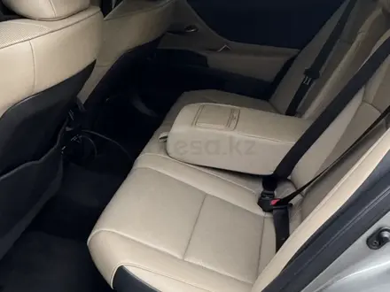 Lexus ES 300h 2021 года за 23 000 000 тг. в Алматы – фото 9