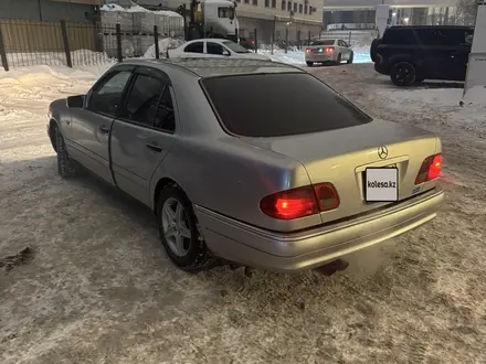 Mercedes-Benz E 320 1996 года за 1 950 000 тг. в Астана – фото 5