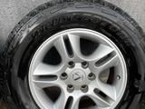 Летние шины с дискми Bridgestone 265.65.17 за 400 000 тг. в Алматы – фото 4