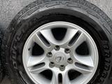 Летние шины с дискми Bridgestone 265.65.17 за 400 000 тг. в Алматы – фото 3