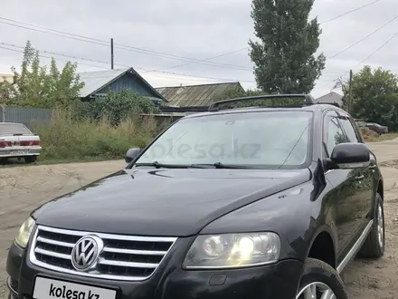 Volkswagen Touareg 2006 года за 5 000 000 тг. в Семей