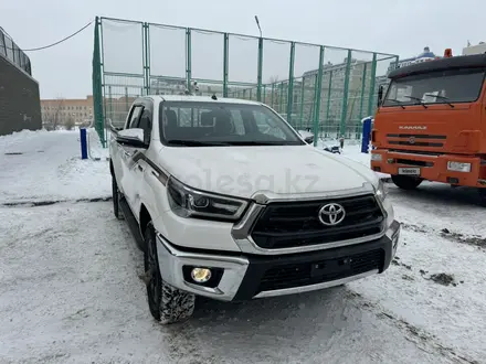 Toyota Hilux 2024 года за 23 800 000 тг. в Астана – фото 2