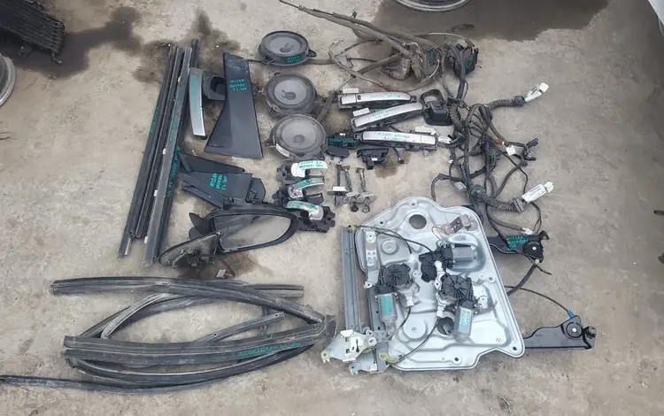 Nissan Qashqai 2011 год ручка комплекта замок двери боковое зеркало уплотни за 1 000 тг. в Алматы