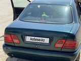 Mercedes-Benz E 230 1997 года за 1 800 000 тг. в Жезказган – фото 3