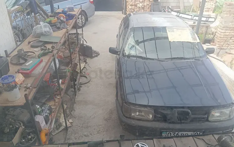 Volkswagen Passat 1993 года за 500 000 тг. в Алматы