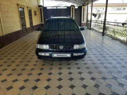 Volkswagen Passat 1995 года за 1 799 999 тг. в Шымкент – фото 2