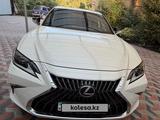 Lexus ES 250 2023 годаүшін24 000 000 тг. в Алматы