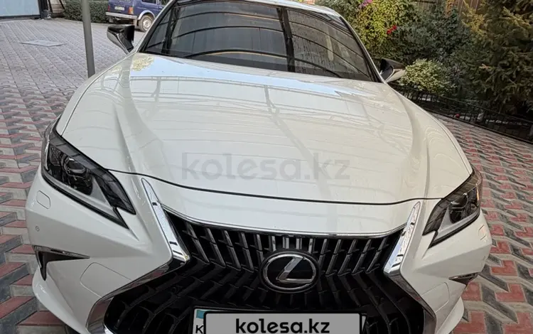 Lexus ES 250 2023 года за 24 000 000 тг. в Алматы