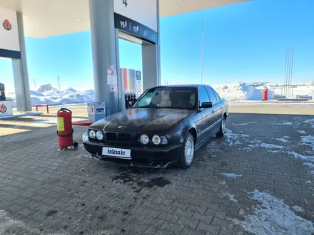BMW 518 1995 года за 900 000 тг. в Уральск – фото 2