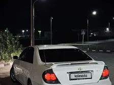 Toyota Camry, 2004