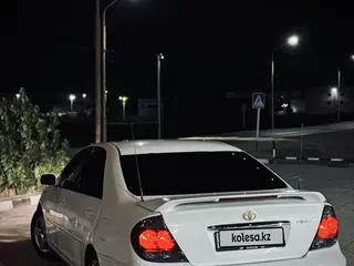 Toyota Camry, 2004