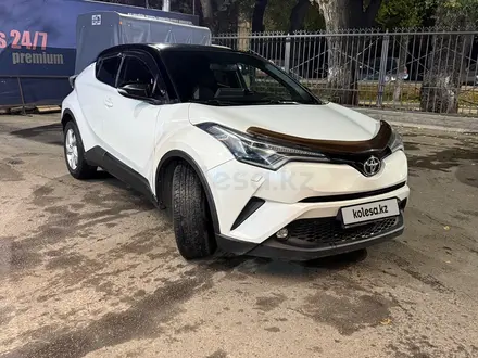 Toyota C-HR 2018 года за 9 200 000 тг. в Алматы – фото 2