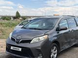 Toyota Sienna 2011 года за 4 000 000 тг. в Астана