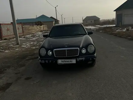 Mercedes-Benz E 320 1997 года за 2 600 000 тг. в Жалагаш – фото 5