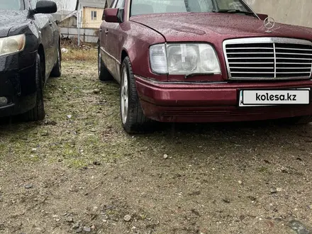 Mercedes-Benz E 280 1995 года за 1 800 000 тг. в Кулан – фото 2