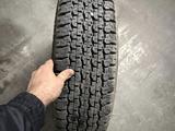 Шины Bridgestone Dueler AT (205, 70) с дисками за 150 000 тг. в Астана – фото 2