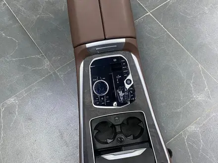 Центральная консоль BMW X5 G05 (в сборе) за 5 505 тг. в Шымкент