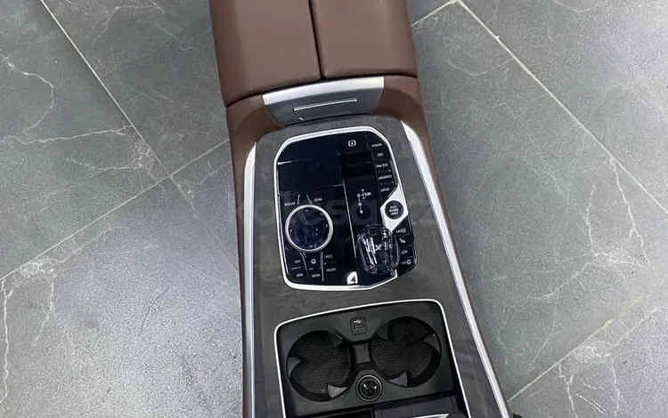 Центральная консоль BMW X5 G05 (в сборе) за 5 505 тг. в Шымкент