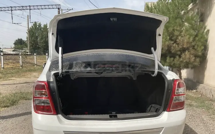 Обшивка крышки багажника Кобальт за 15 000 тг. в Алматы