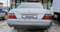 Mercedes-Benz E 220 1994 года за 2 850 000 тг. в Алматы – фото 5