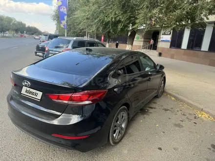 Hyundai Elantra 2017 года за 5 500 000 тг. в Актобе – фото 3